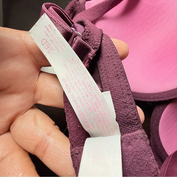 Victoria Secret Elegant Black and Pink Women's Bra Set - Picture 7 of 8